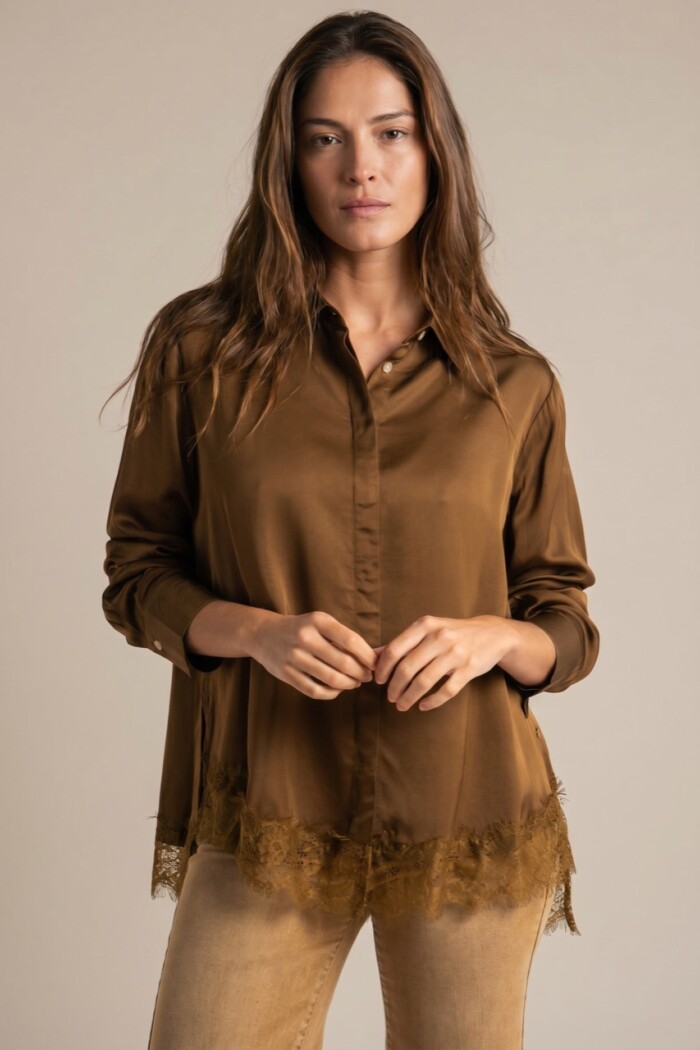 Camisa Saten Ruedo Encaje Chocolate