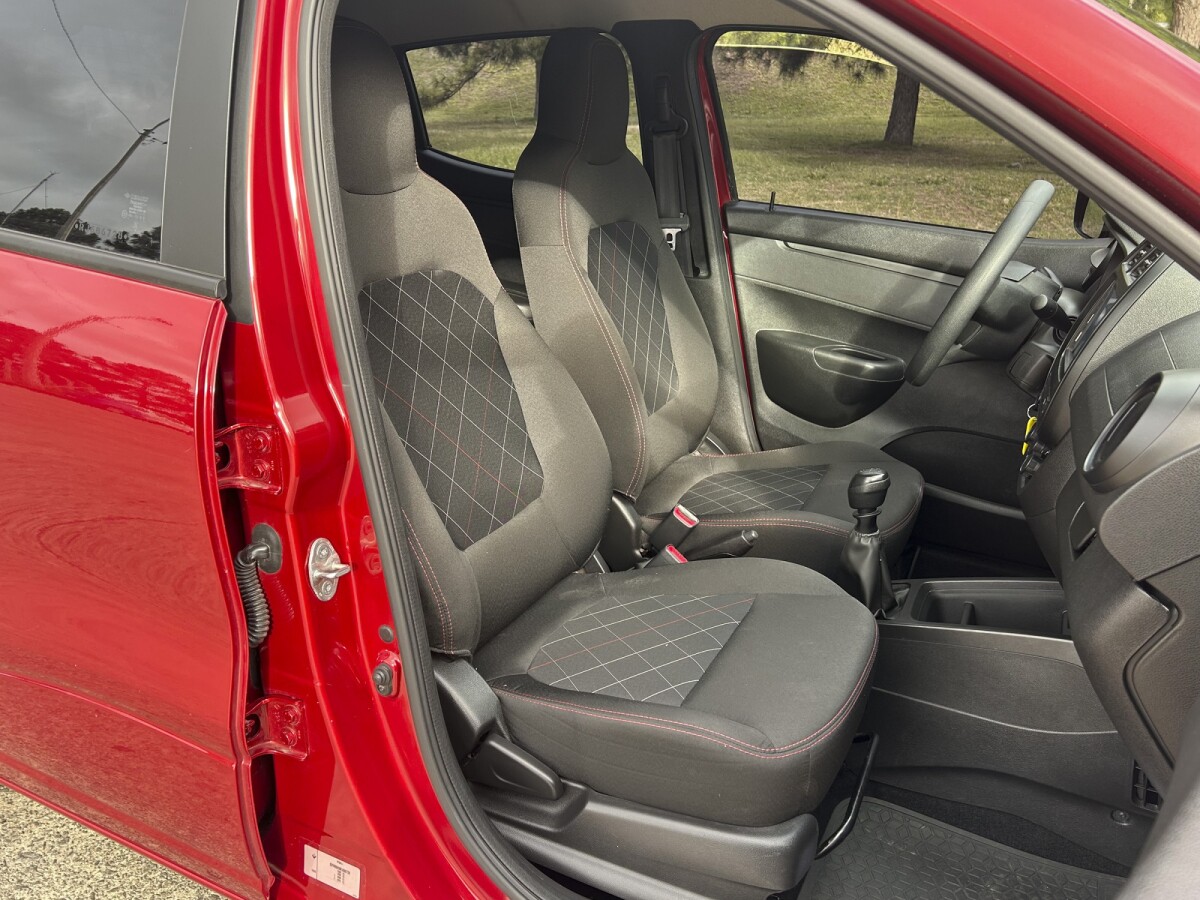 Renault Kwid Zen EXCELENTE ESTADO! | Permuta / Financia Renault Kwid Zen EXCELENTE ESTADO! | Permuta / Financia