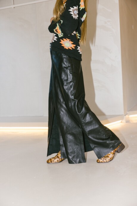 Extra Long Friend Skirt Negro