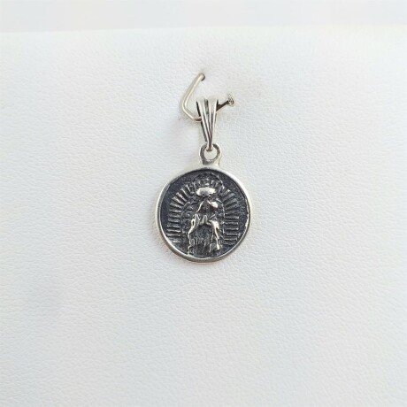 Medalla religiosa de plata 925, Virgen de Guadalupe, diámetro 13mm. Medalla religiosa de plata 925, Virgen de Guadalupe, diámetro 13mm.