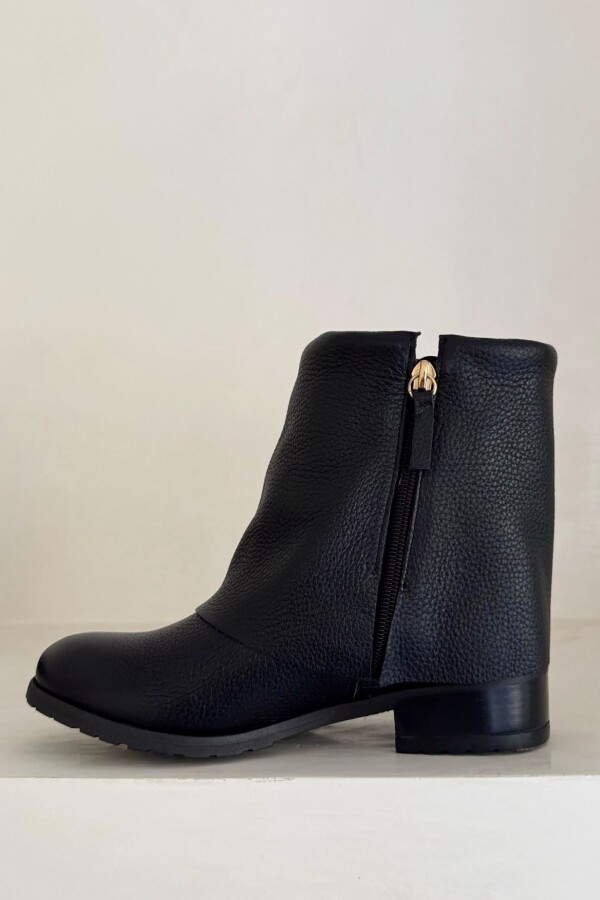 Bota Elata Bota Elata