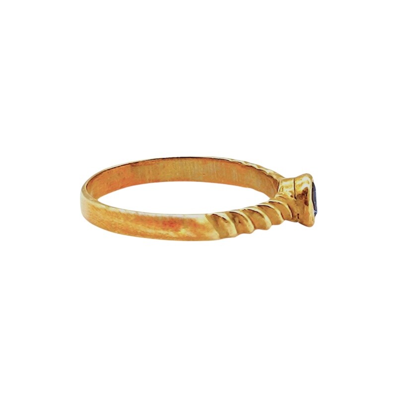 Anillo Solitario-Oro Bajo-Piedra Zafiro-AN8104 conpiedra