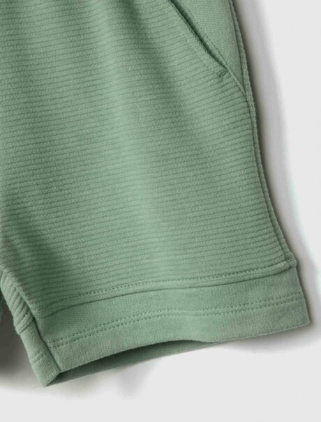 SHORT INFANTIL EN TELA ACANALADA VERDE