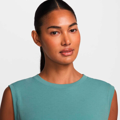 Remera Nike One Relaxed Dri Fit Tank de Mujer Multicolor