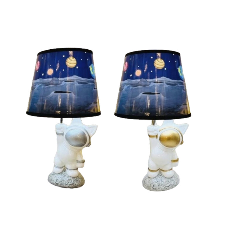 Lámpara Cerámica Con Pantalla Astronauta 36 X 20 Cm Color Dorado