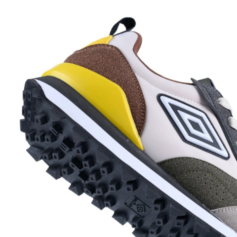 Lifestyle - Umbro - Umbro Champion Venturi de Hombre - 20106222 Beige-chocolate