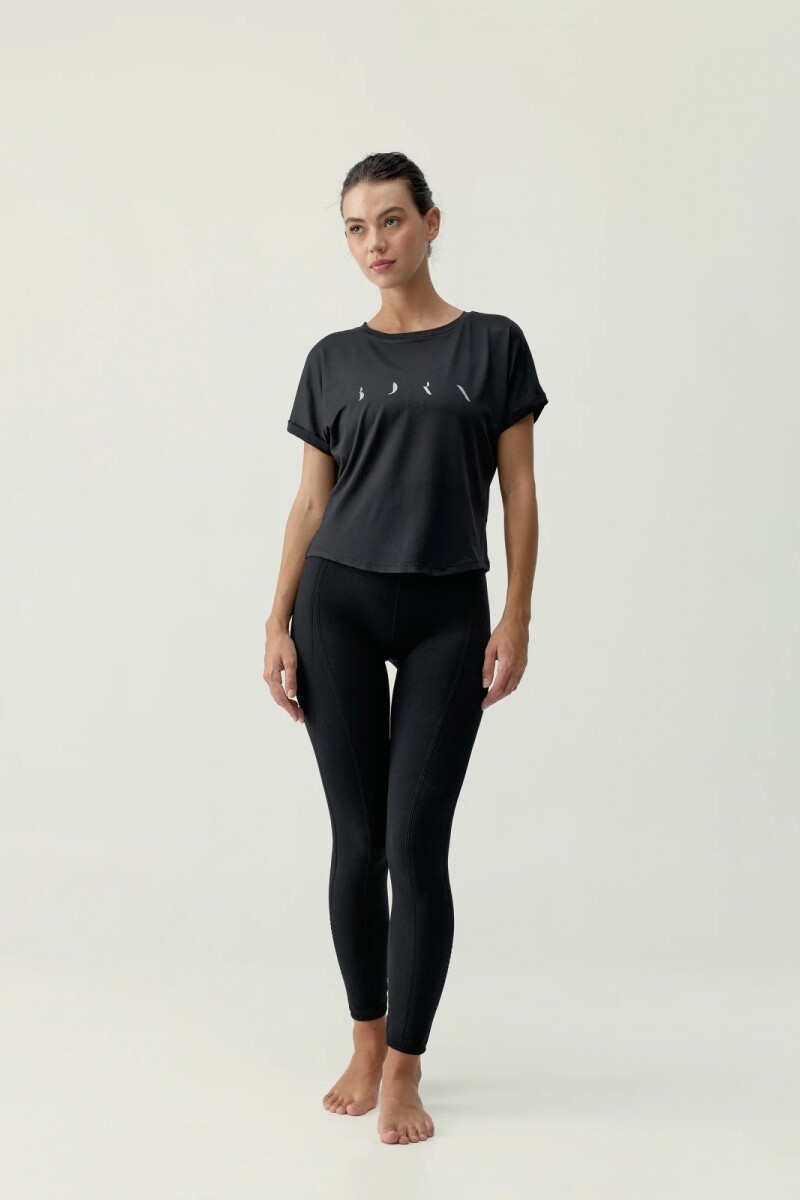 REMERA AZAMI Negro