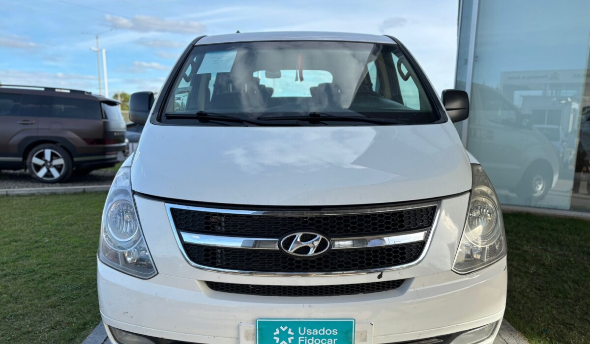 Hyundai H1 12Plz Minibus Diesel - 2014 Hyundai H1 12Plz Minibus Diesel - 2014