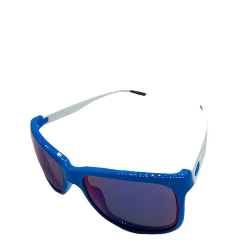 IO917914 celesteuniforme