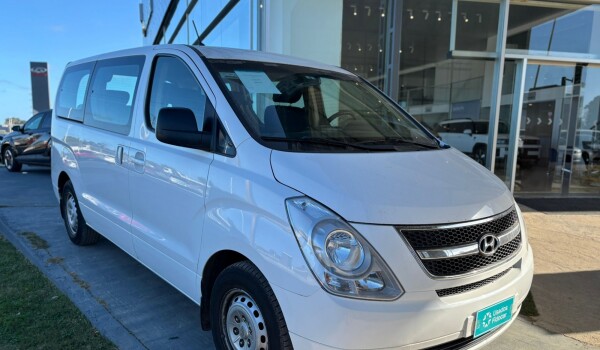 Hyundai H1 12Plz Minibus Diesel - 2014 Hyundai H1 12Plz Minibus Diesel - 2014