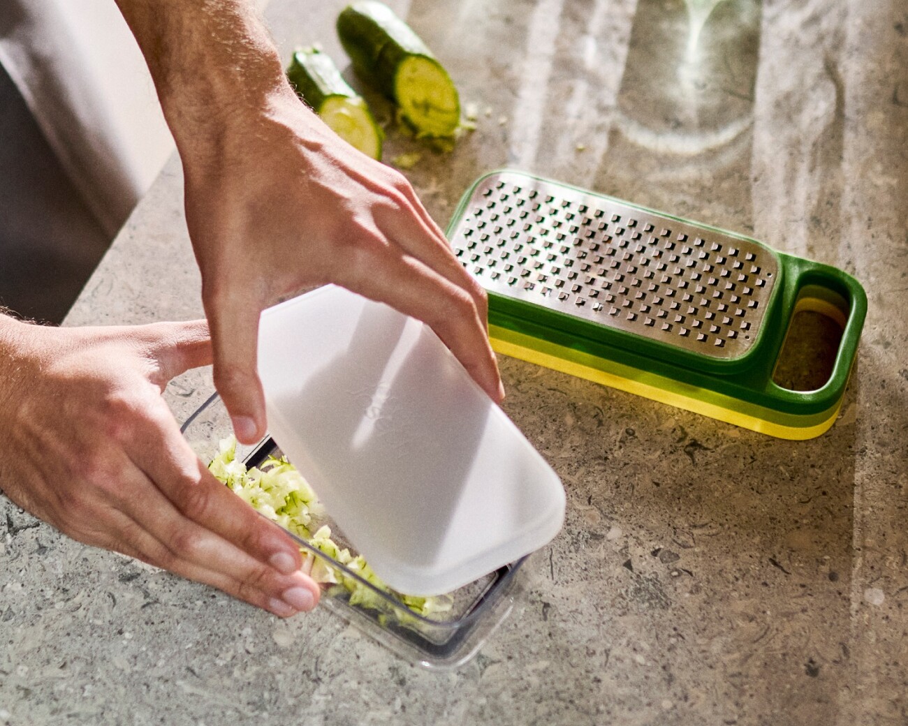 Set de 3 Ralladores con Recipiente Joseph Joseph Multi-Grate & Store™- PREVENTA Set de 3 Ralladores con Recipiente Joseph Joseph Multi-Grate & Store™- PREVENTA