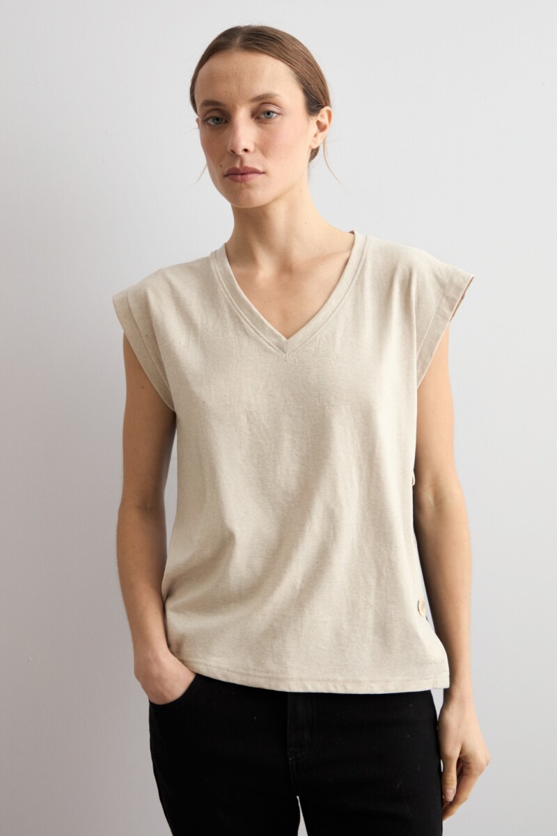 Remera bicolor con botones beige melange