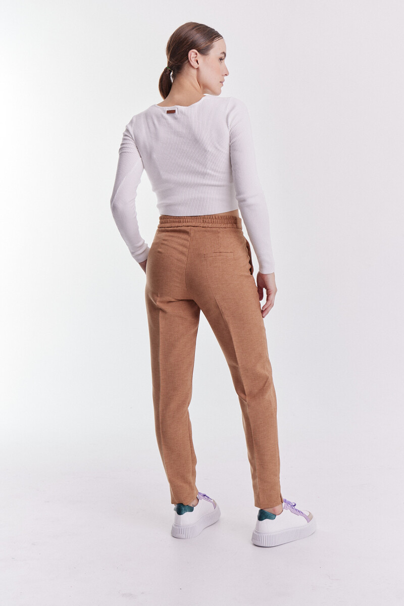 Pantalon Sastrero Frambuesa Camel