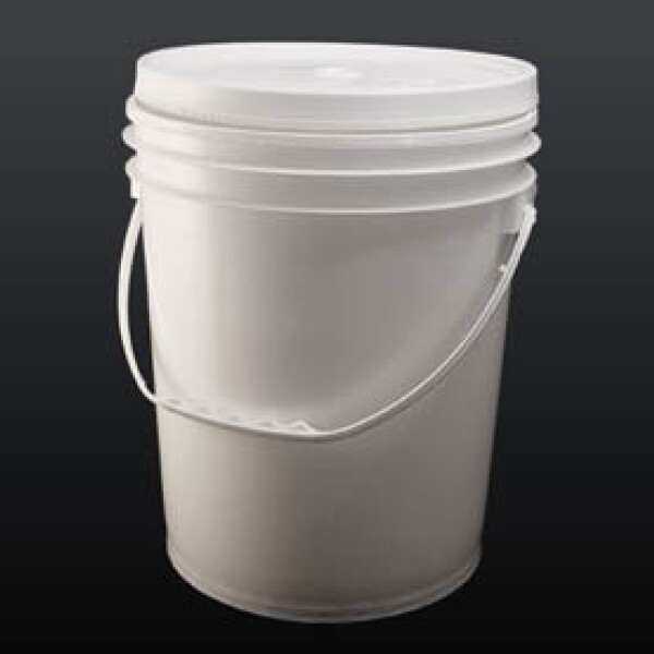 BALDE INDUSTRIAL BLANCO CON TAPA 20 LTS. BLANCO