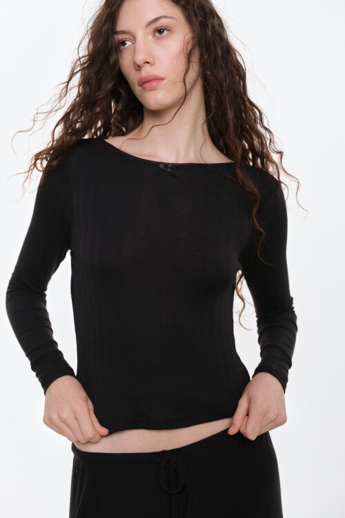 Remera Pina Negro