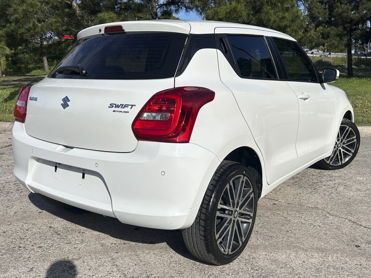 Suzuki Swift GL 2024 EXCELENTE ESTADO! | Permuta / Financia Suzuki Swift GL 2024 EXCELENTE ESTADO! | Permuta / Financia