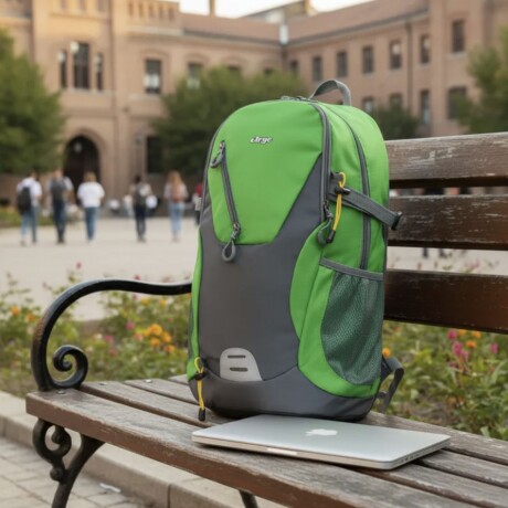 Mochila Urbana Arye 388 Tacuarembó con Portanotebook Verde
