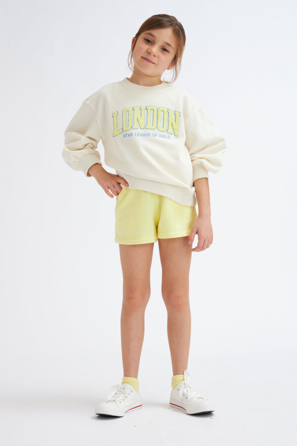 Short deportivo liviano Amarillo