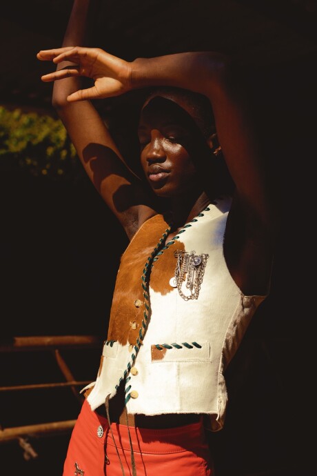 Lady Serrano Cowhide Verde