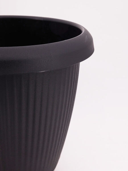 MACETA CON PLATO NEGRO