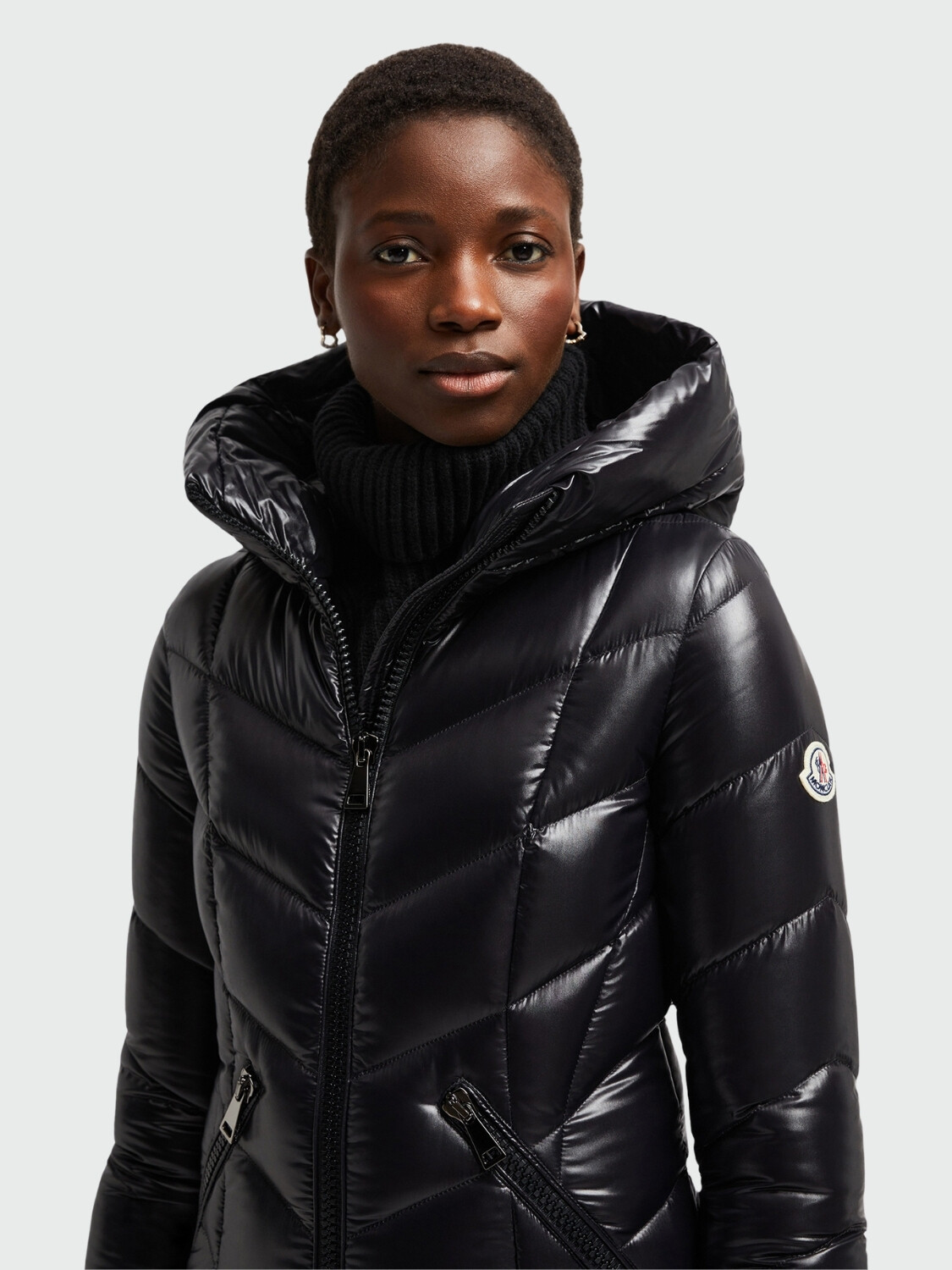MONCLER - Campera larga de pluma con capucha Marus Negro