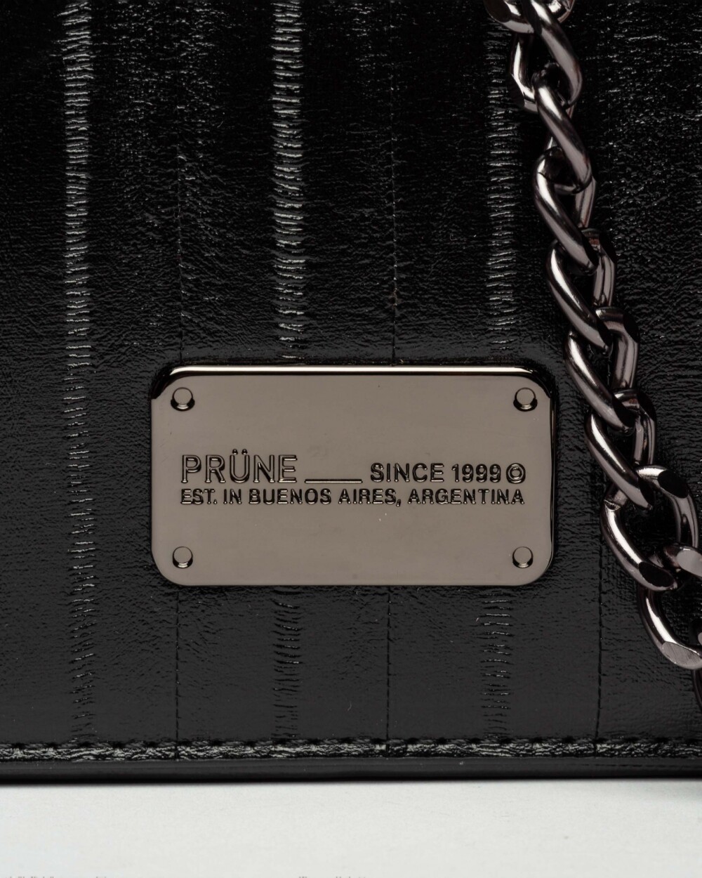 Cartera de mano New Penny en efecto cuero anguila Negro