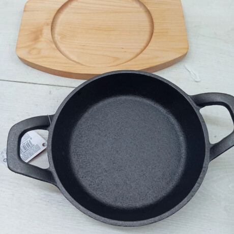 Cacerola Hierro Fundido con base 15cm 500ml Cacerola Hierro Fundido con base 15cm 500ml