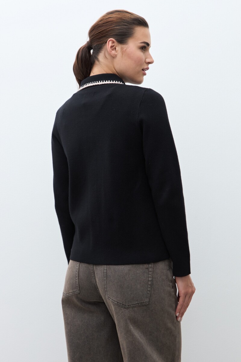 Chaqueta tejida bordado en contraste negro
