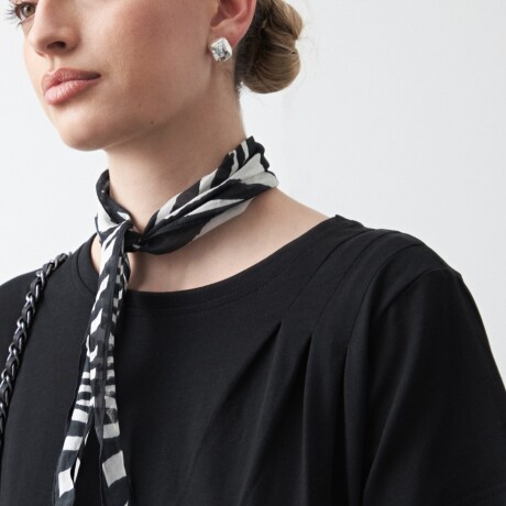 REMERA AMANITA Negro