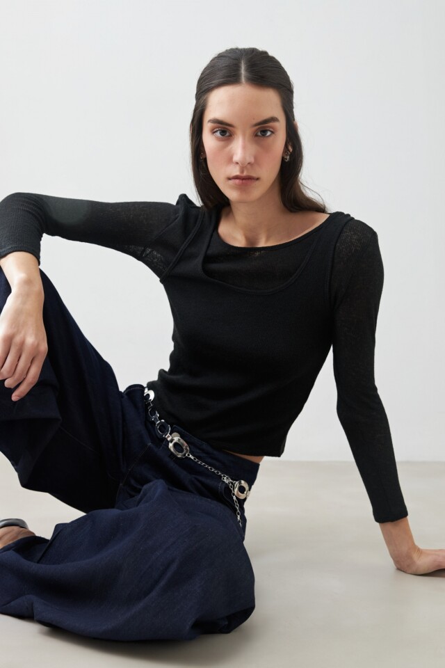 Remera doble capa texturizada negro