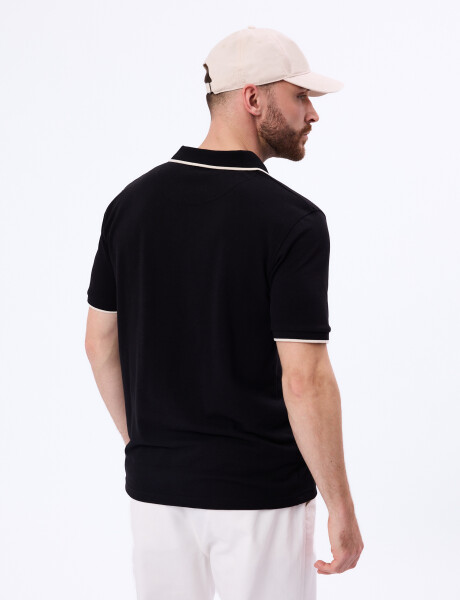Remera m/c pique negro
