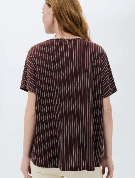 BLUSA ESTAMPADA DE MANGA CORTA BORDEAUX