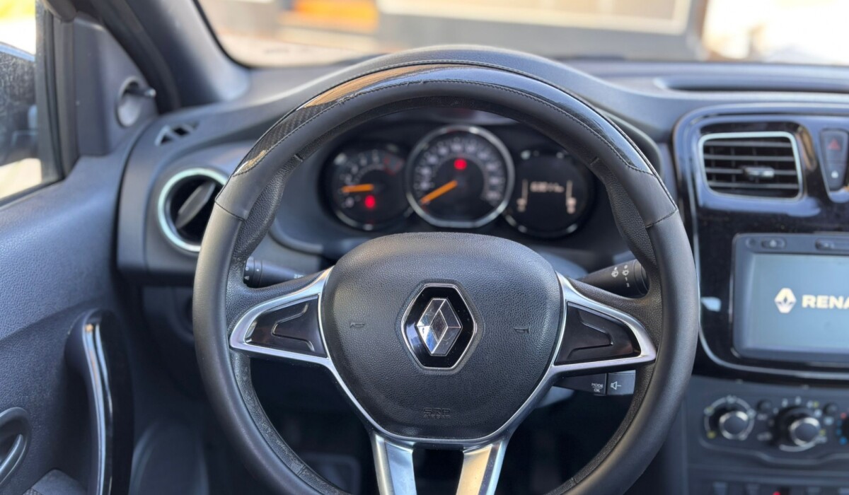Renault Logan ZEN 1.0 - 2024 Renault Logan ZEN 1.0 - 2024