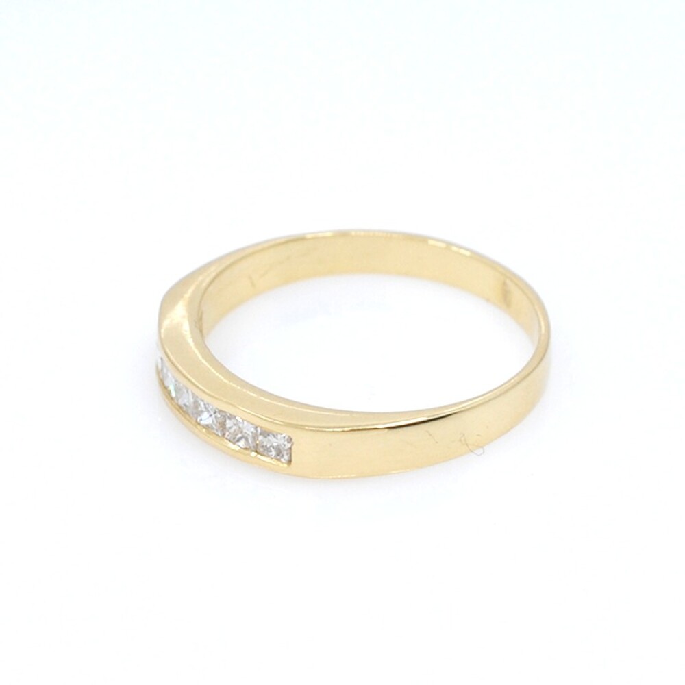 Anillo en oro 18k amarillo y brillantes Anillo en oro 18k amarillo y brillantes