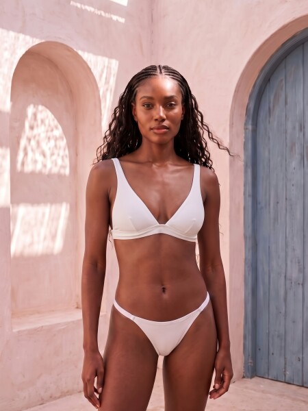 TOP HALTER MERI CON COPA REMOVIBLE BLANCO