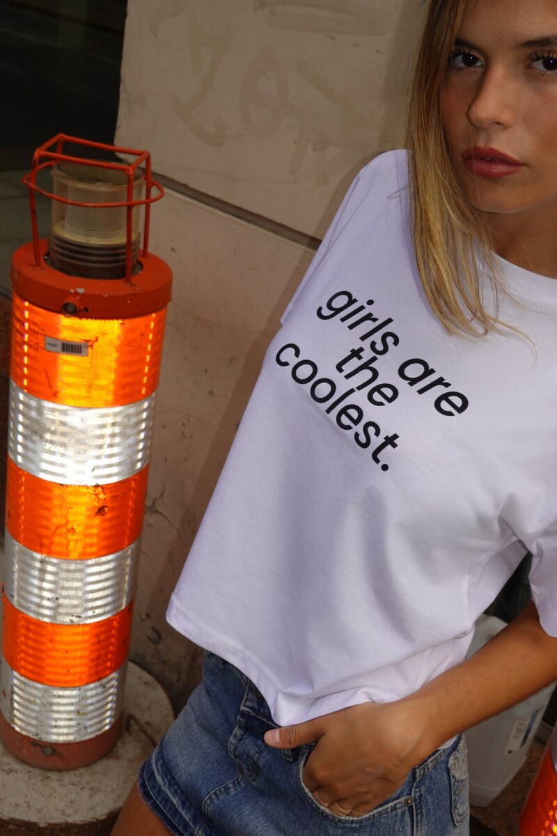Remera girls are coolest blanco