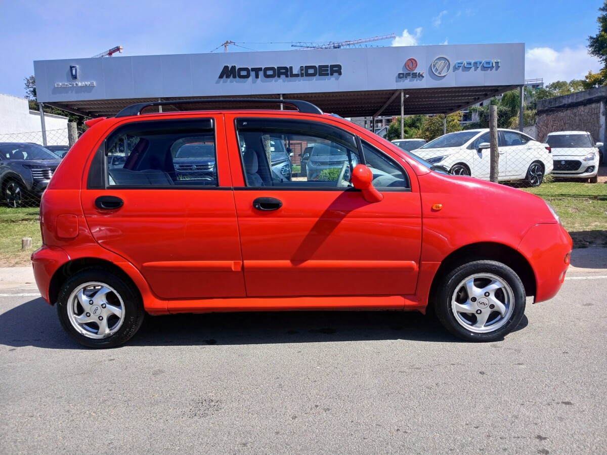 Chery QQ3 1.1 EXCELENTE ESTADO! | Permuta / Financia Chery QQ3 1.1 EXCELENTE ESTADO! | Permuta / Financia