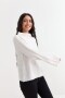 Sweater canalé con mangas oxford BLANCO