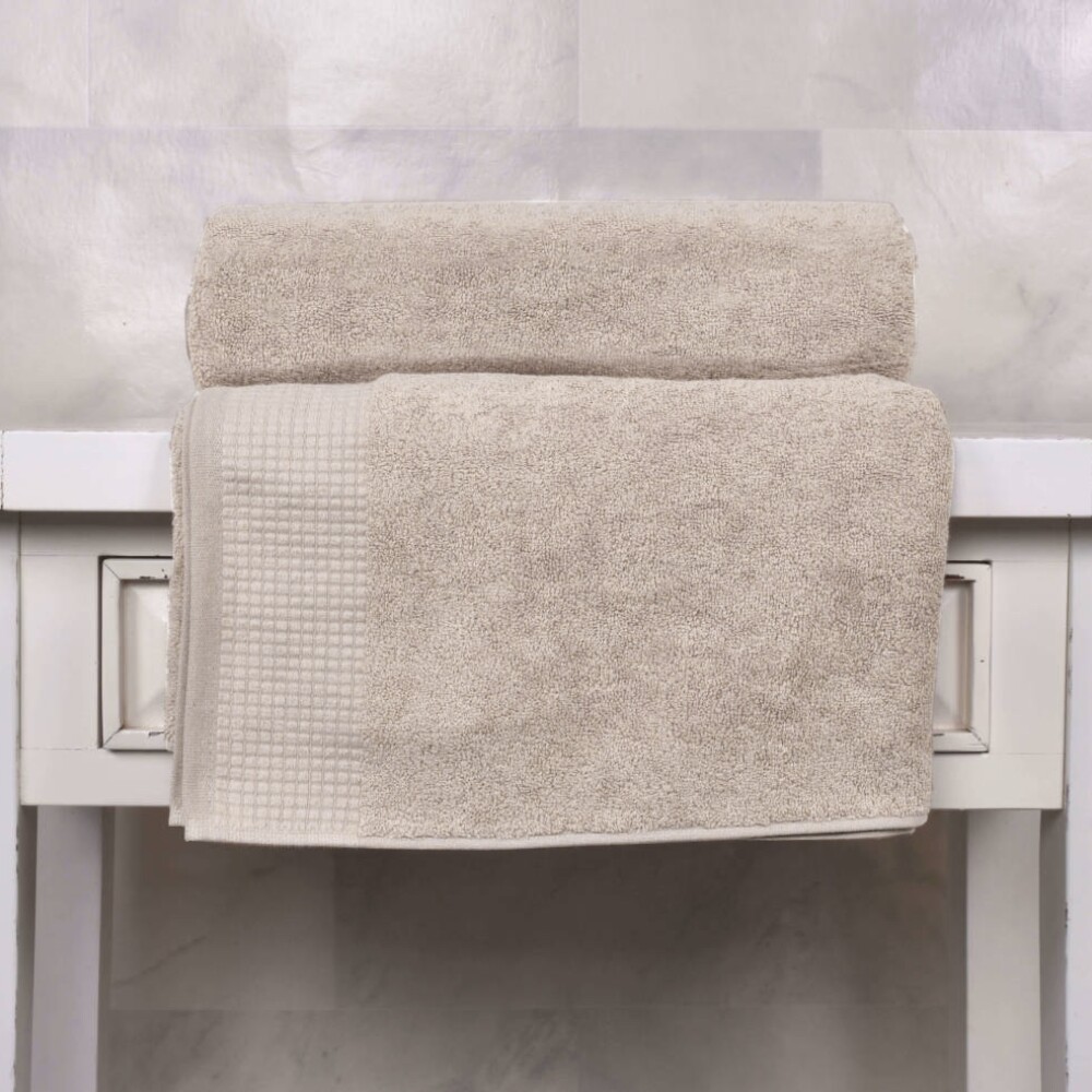 Toalla Prestige Con Guarda Beige Cuerpo Plus