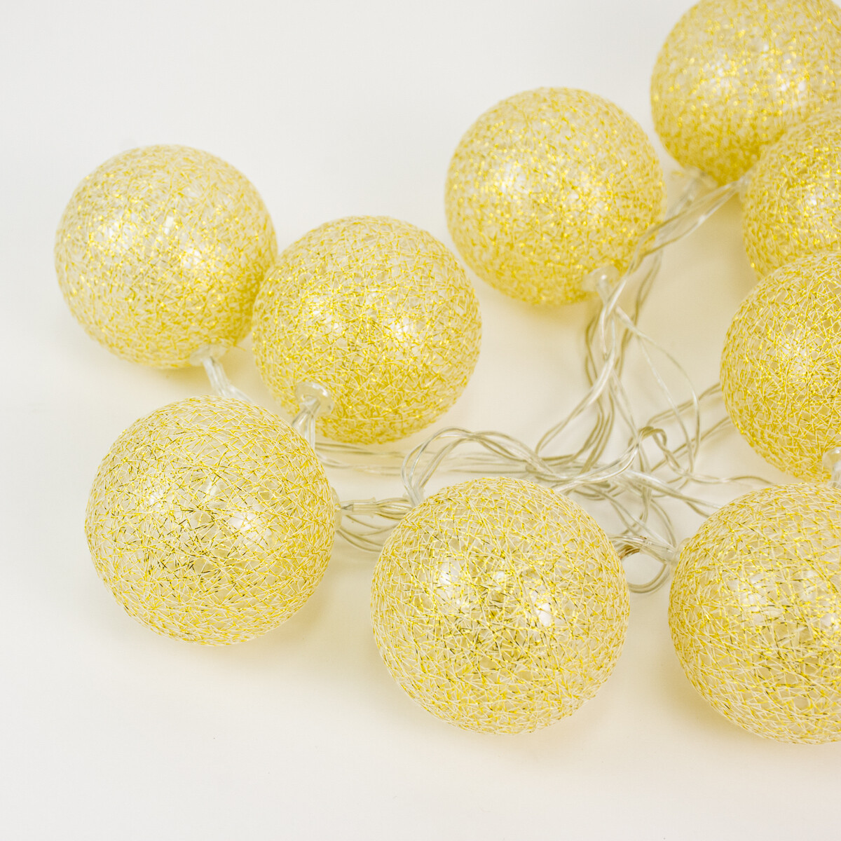Guirnalda Bolas Esferas De Hilo Metalizado Luces Led - Dorado 