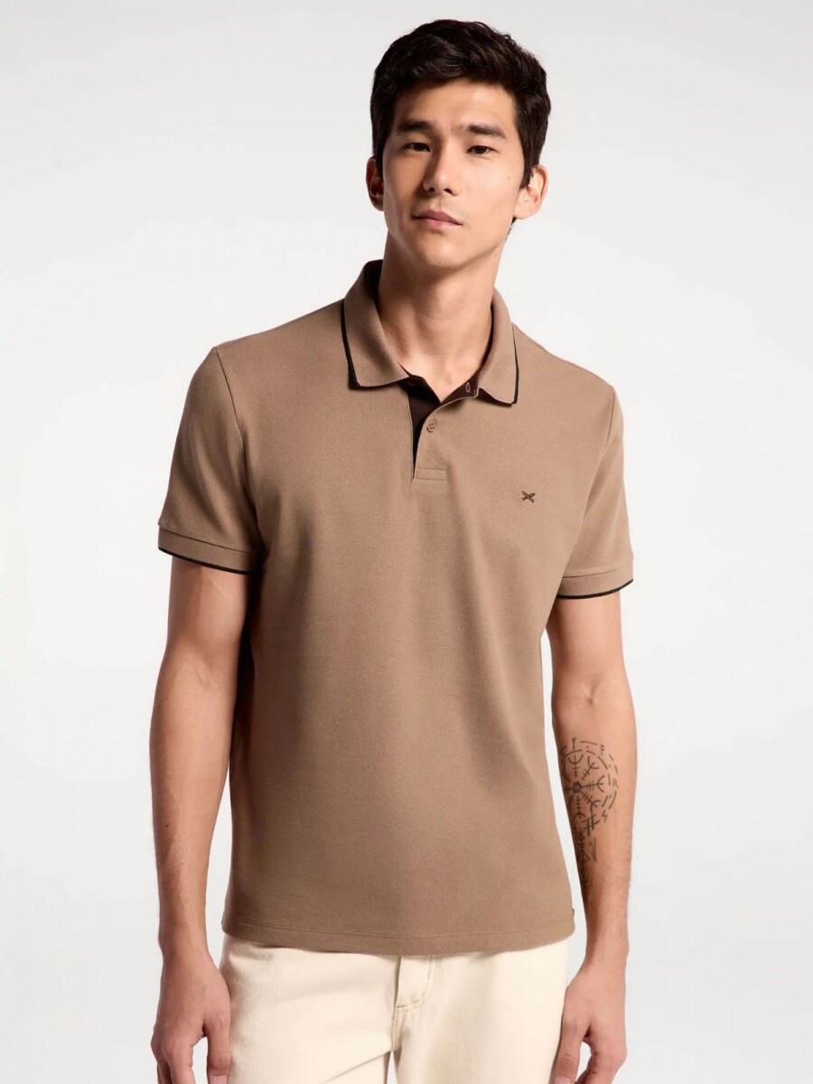 CAMISA DE CUELLO CON BORDADO - BEIGE 