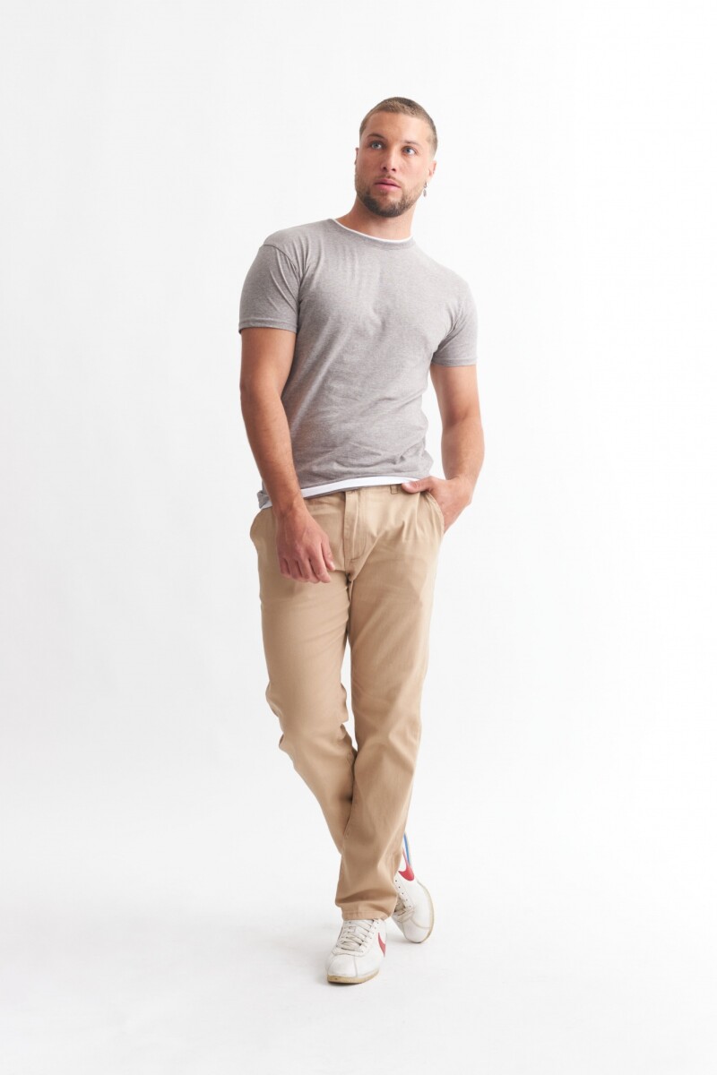 Remera con detalles a contratono GRIS CLARO