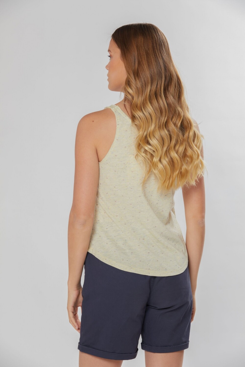 MUSCULOSA CON BOTONES Amarillo