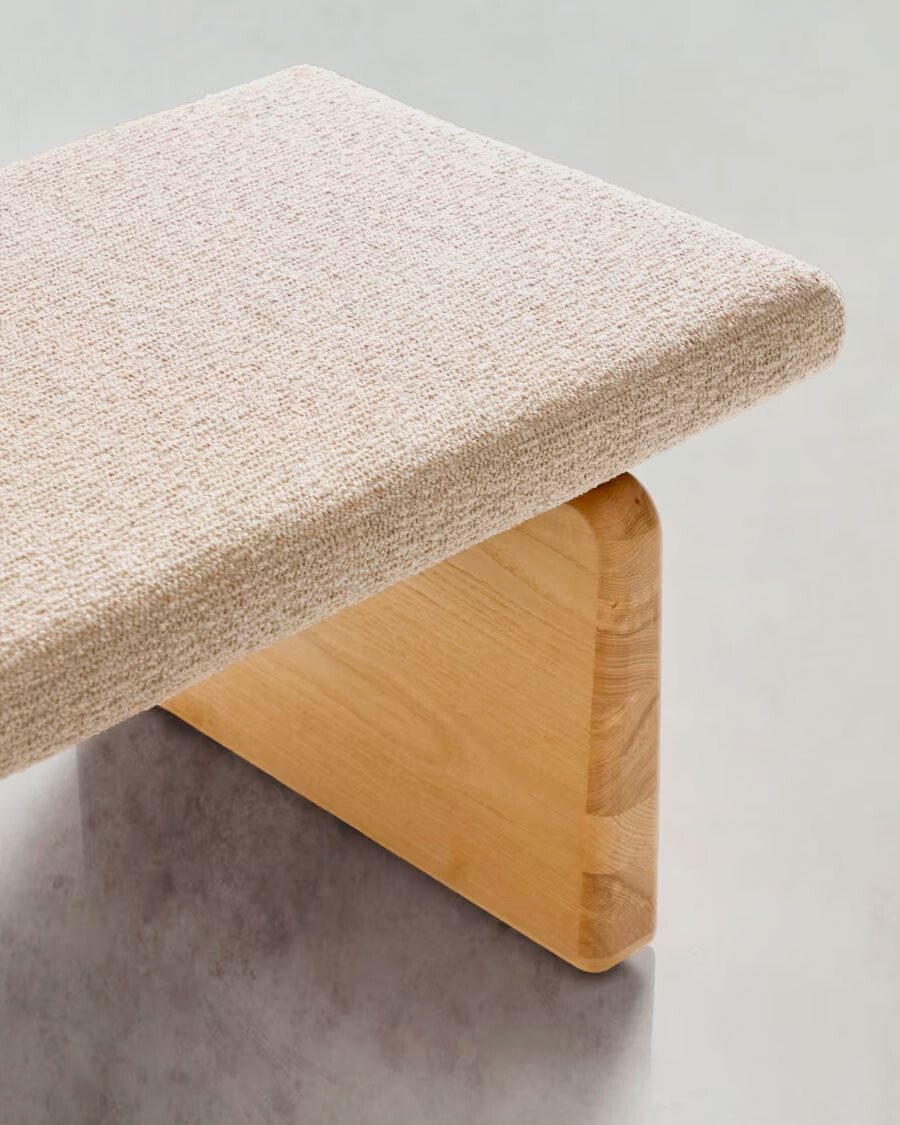 Banco Topaz de chenilla beige y madera maciza de fresno con acabado natural 150cm FSC 100% Banco Topaz de chenilla beige y madera maciza de fresno con acabado natural 150cm FSC 100%