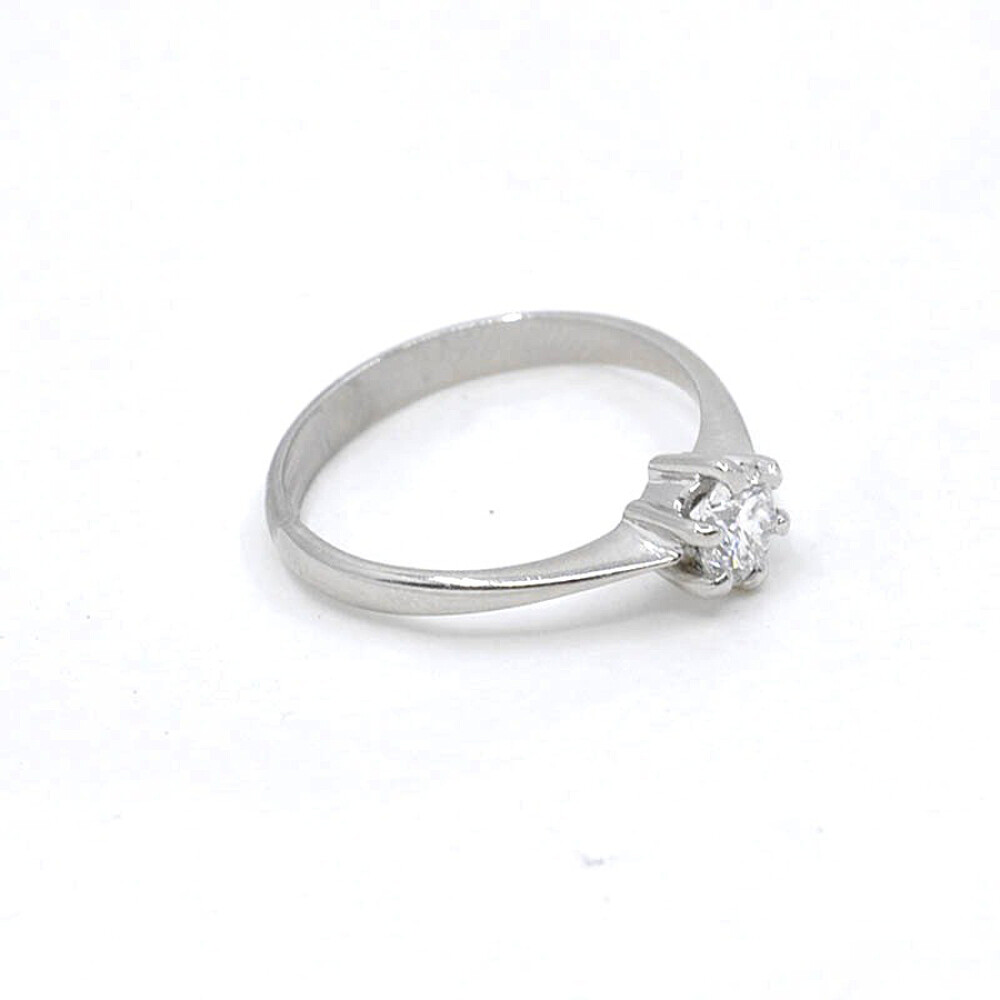 Anillo Solitario En Platino Y Brillante Anillo Solitario En Platino Y Brillante