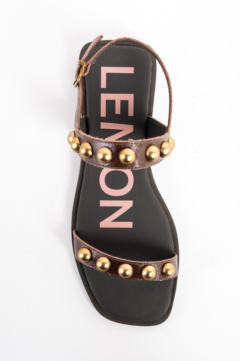 Sandalias De Cuero Con Tachas Chocolate