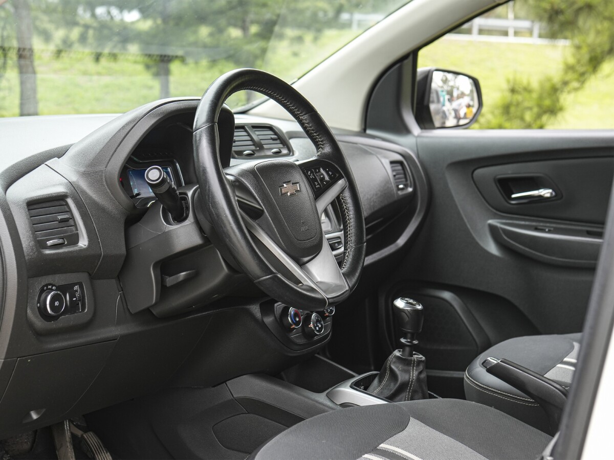 Chevrolet Spin Active LTZ 1.8 Extra Full| Permuta / Financia Chevrolet Spin Active LTZ 1.8 Extra Full| Permuta / Financia