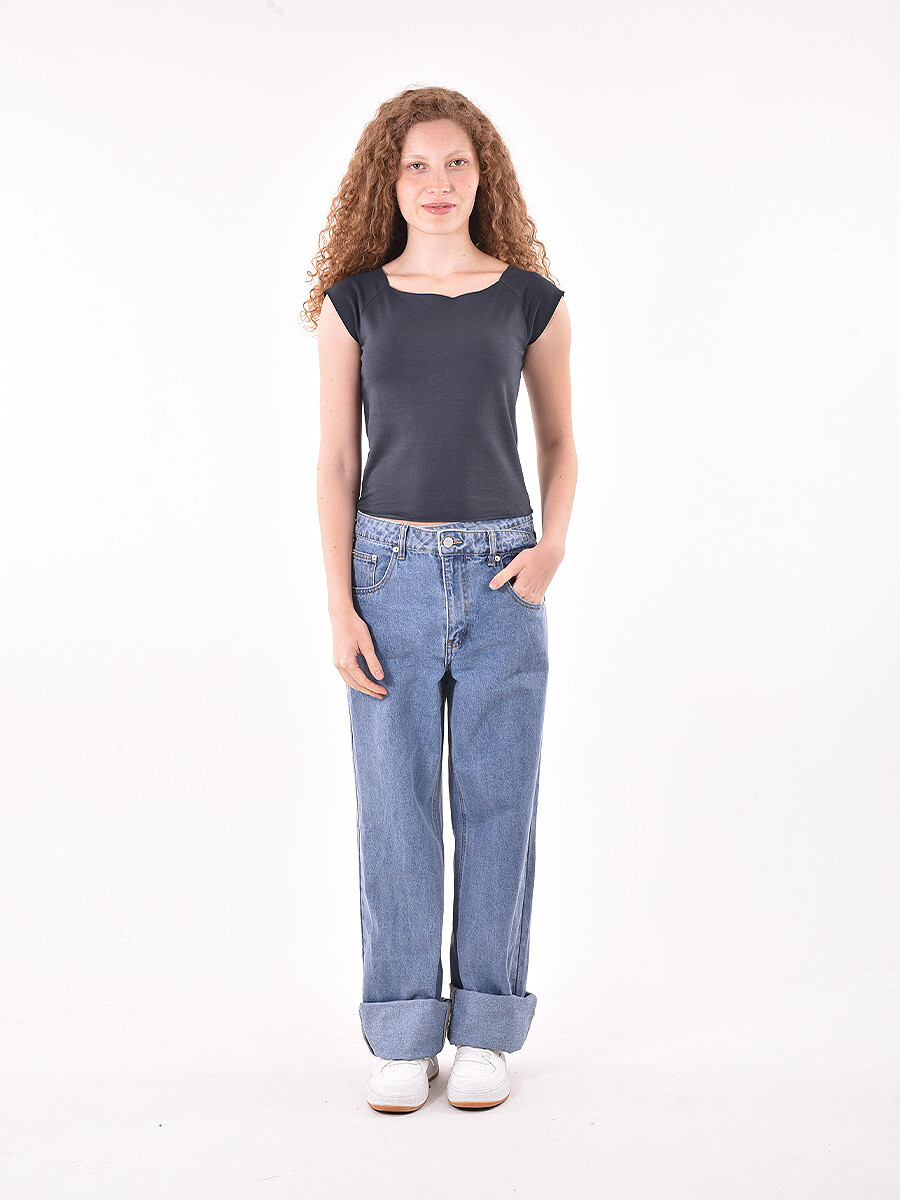 REMERA NARA - GRIS OSCURO 