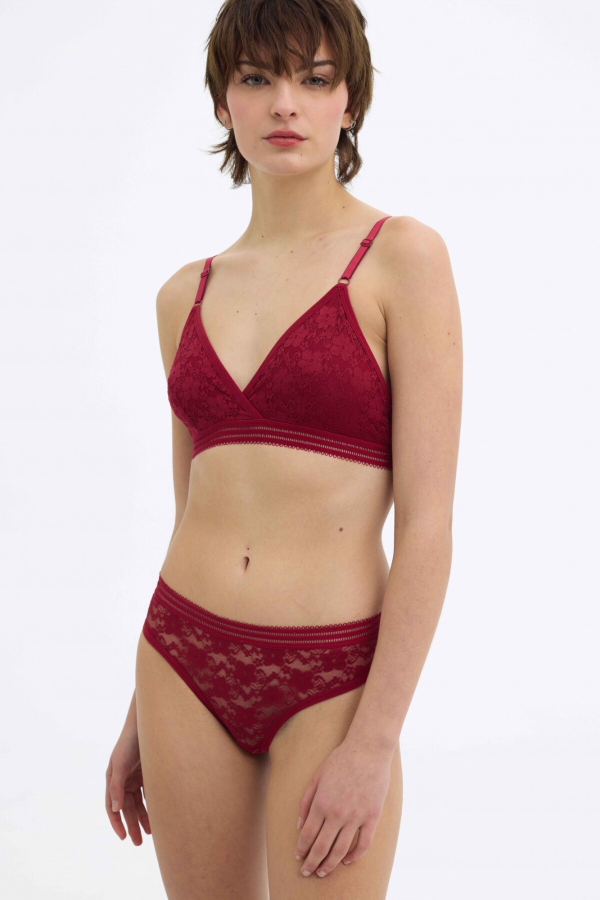 Colaless Evelia Rojo