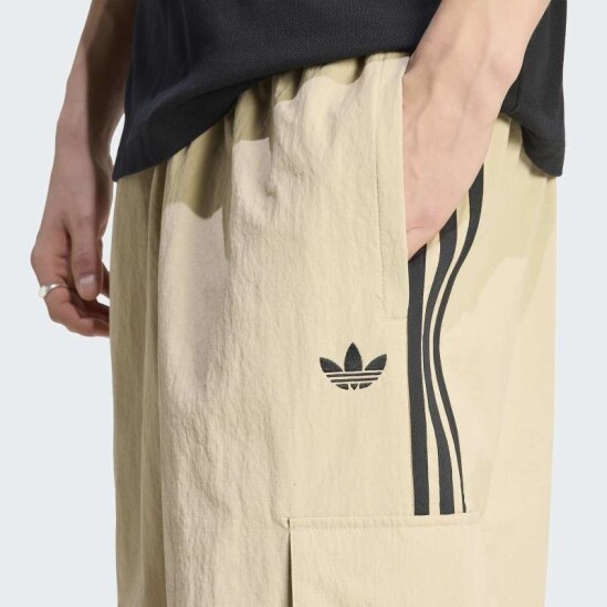 Pantalón Adidas Cargo Adicolor Classics 3 Rayas Beige